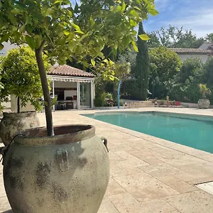 180 M2 Piscine Chauffée Draguignan
